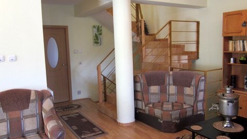 Vila cu 13 camere de vanzare in Valcea, Voineasa